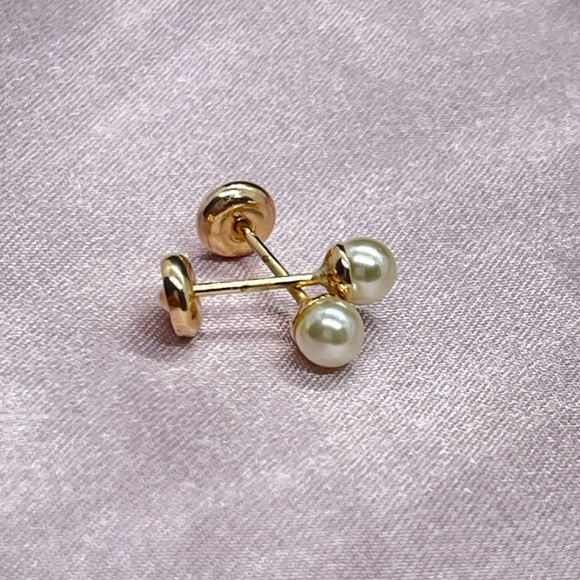 18k Gold Filled Kids Pearl Stud Earrings 4.1MM ✨ - Picture 5 of 7